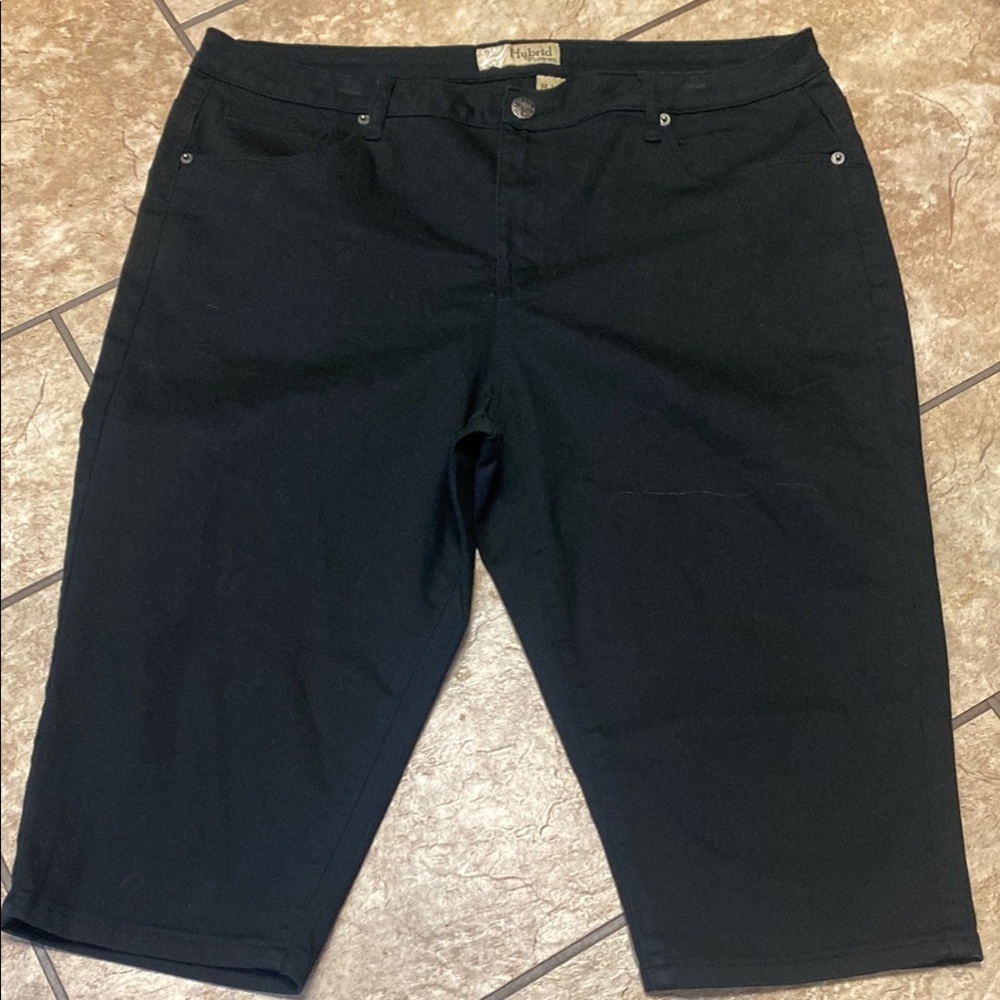 Size 22 Shorts/Capris with Pockets Summer Fall Casual Practical